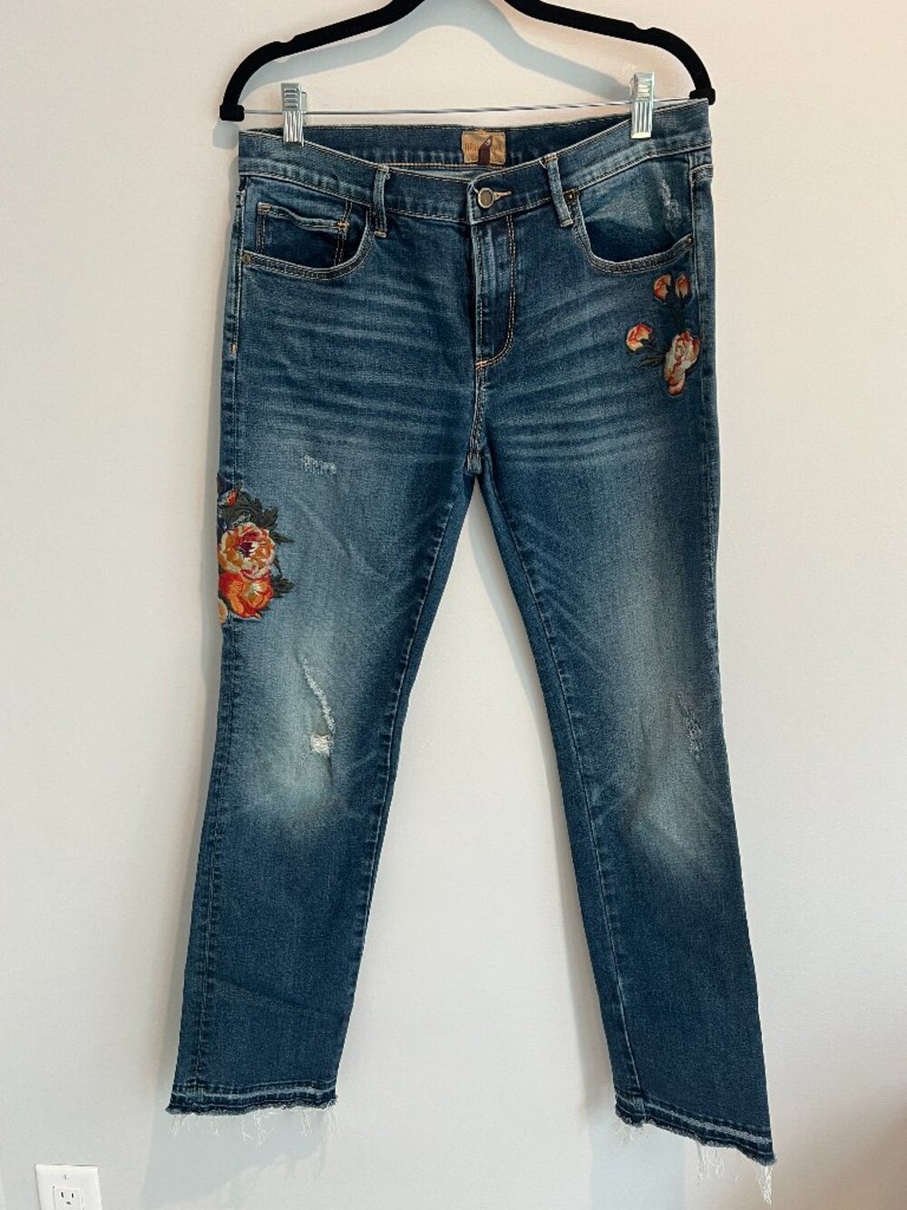 Driftwood Audrey Floral Embroidered Raw Hem Jeans Size 30 Distressed